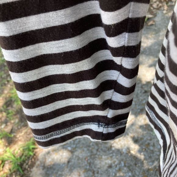 NEW ADDITIONS MATERNITY LARGE STRIPED TOP TUNIC - Picture 3 of 10